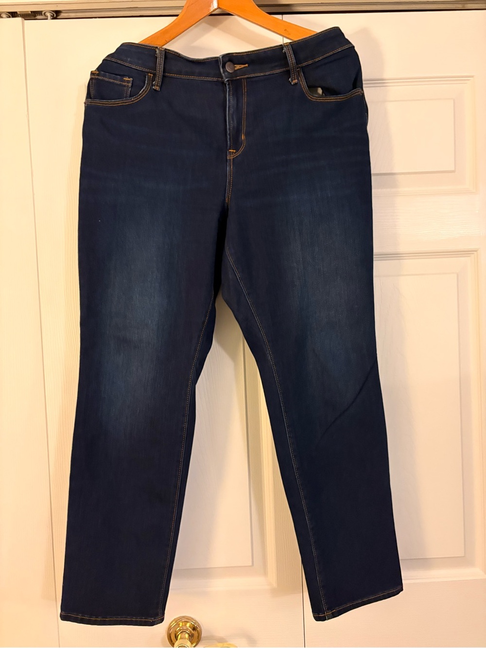 Old Navy Straight-Leg Jeans in Dark Blue